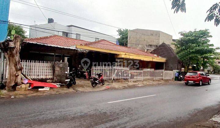 Rumah Ruang Usaha Strategis Tepi Jalan Raya di Banjarsari Solo 1