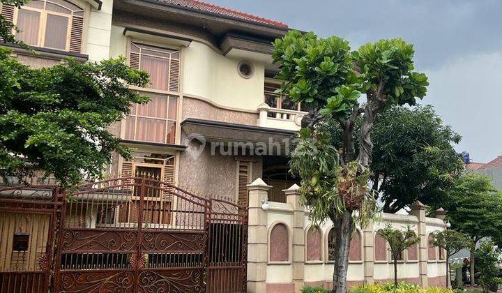 Rumah Hoek Mediteranian style di Perumahan puri kencana SHM Bagus hadap Timur dan tenggara 1