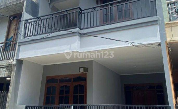 Rumah 2 lantai sudah renov siap huni di Kranggan Permai Cibubur 1