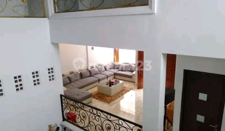 Rumah Cantik 3 Lantai Full Furnish Siap Huni di Citrgran Cibubur 2