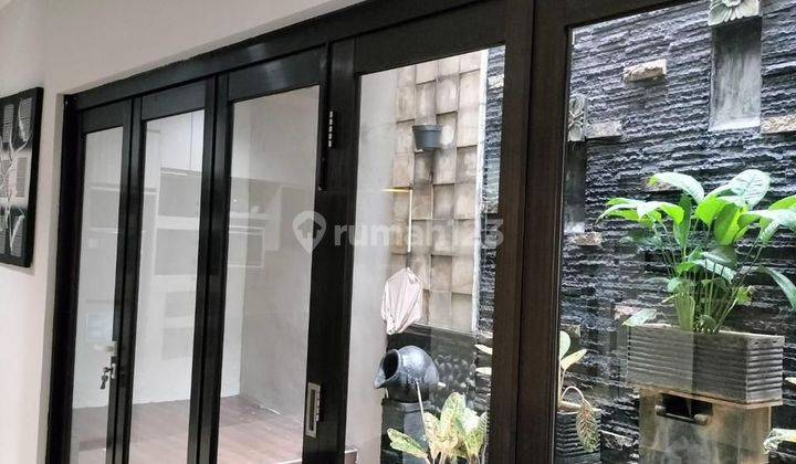 Rumah rapih 2 lantai siap huni di Kota Wisata Cibubur 2