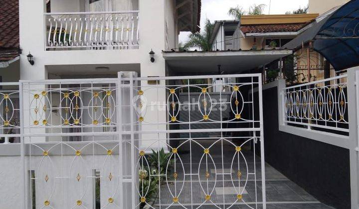 Villa siap huni rapih 2 lantai ada kolam renang di Cipanas Puncak 1