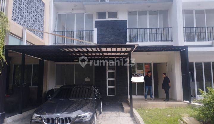 Rumah rapih 2 lantai siap huni di Grand Cibubur Country 1