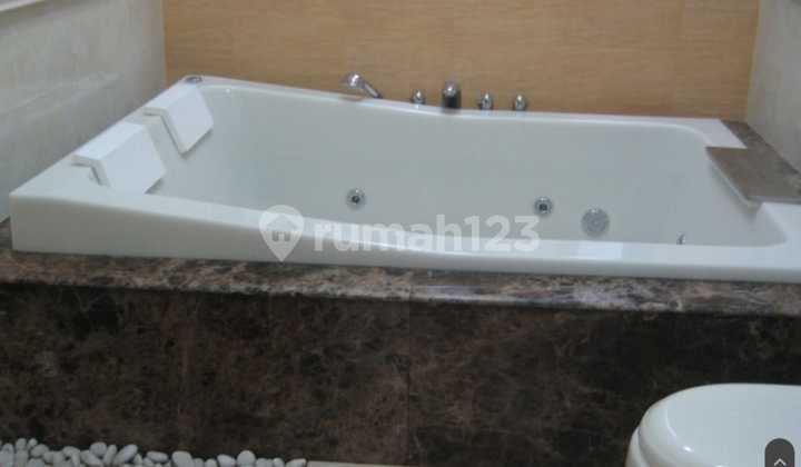 Rumah Bagus 2,5 Lantai Semi Furnish Siap Huni Di Raffles Hills Cibubur 2