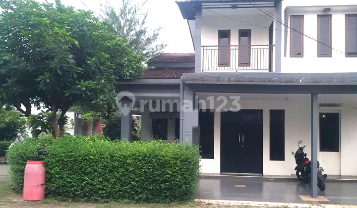 Rumah hook 2 lantai di Cibubur Villa 2 Harjamukti Depok