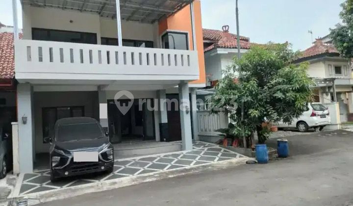 Rumah 2 lantai siap huni di Taman Kenari Cibubur