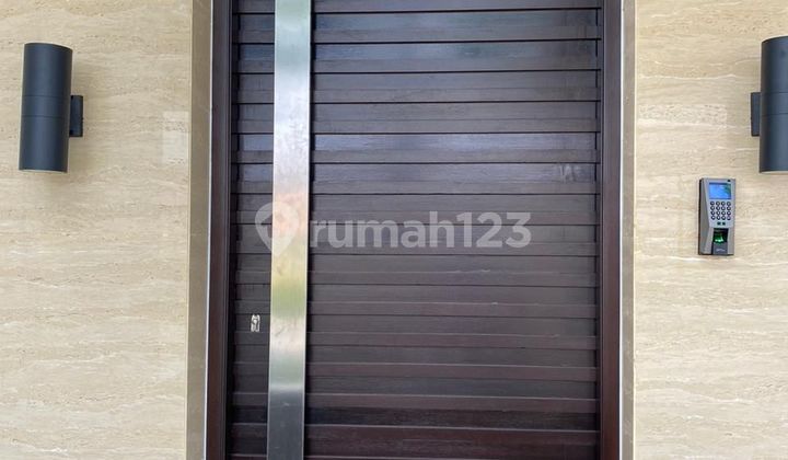 Rumah Rapih 2 Lantai Luas 123 di Wiladatika Cibubur Jakarta Timur 2