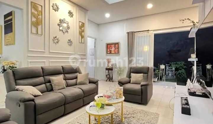 Rumah Luxury 2 Lantai Hadap Timur Di Kota Wisata Cibubur Rumah Luxury 2 Lantai Hadap Timur Di Kota Wisata Cibubur