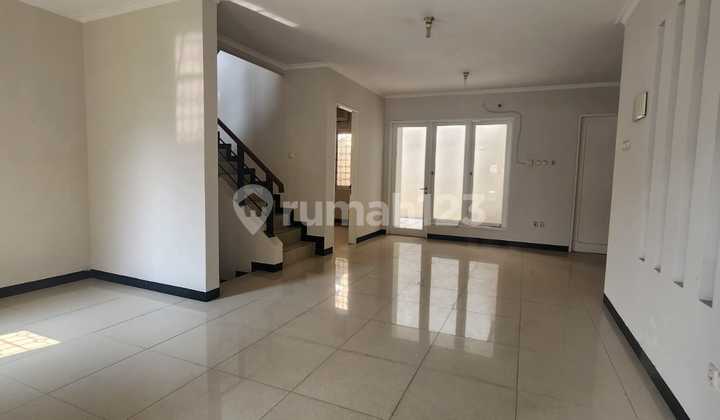 Rumah Luas 2 Lantai Di Legenda Wisata Cibubur 2