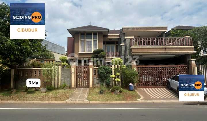 Neat and Beautiful House with Swimming Pool, Land Area 464, in Cibubur Tourism City Neat and Beautiful House with Swimming Pool, Land Area 464, in Cibubur Tourism City