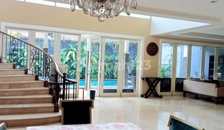 Rumah Bagus Rapih Lt 679 Ada Kolam Renang di Cilandak Timur Jaksel