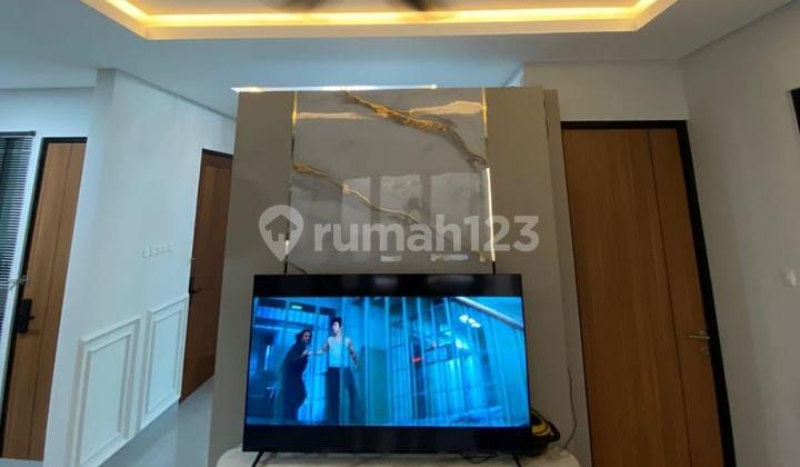 Rumah Rapih 2 Lantai Luas 131 Siap Huni di Seruni Hills Cibubur 2