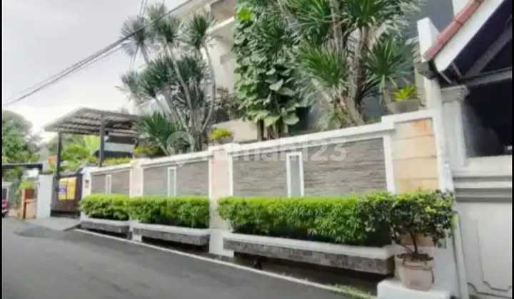 Rumah Asri Fasiltas Kolam Renang Luas Tanah 440 di Cipayung Jakarta Timur 1