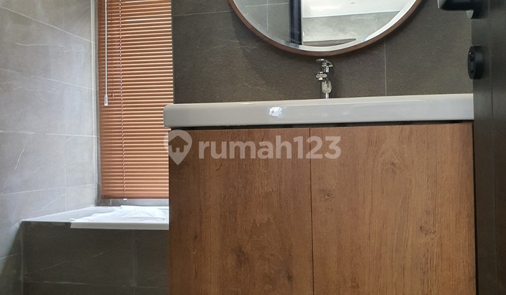 Rumah Aestetik 2 Lantai Rapih Siap Huni di Ciputat Tangsel 2