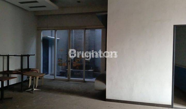DIJUAL RUKO 3 LANTAI YANG STRATEGIS. COCOK BUAT USAHA.LOKASI PINGGIR JALAN UTAMA.  2