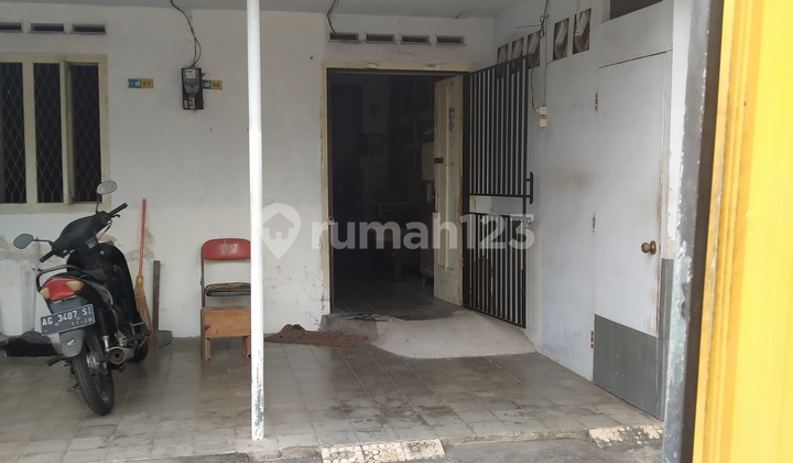 For Sale Old-Style House, Strategic Location and Suitable for Business. at Jl. Moch. Yamin no. 13, Tertek, Tulungagung, Tulungagung, East Java, Indonesia, Tulungagung 2