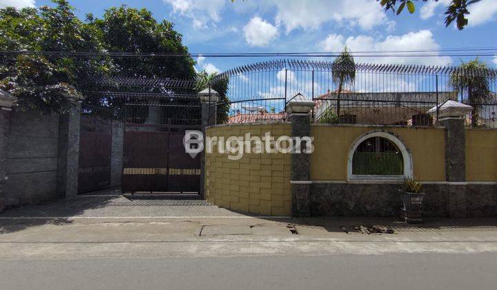 RUMAH MEWAH DIJUAL. Lokasi Sangat Strategis Di Tulungagung. bisa untuk Office 1