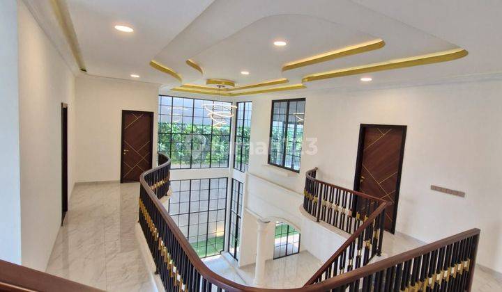 Dijual Rumah Baru Mewah Bagus 3 Lantai Siap Huni di Tomang  2