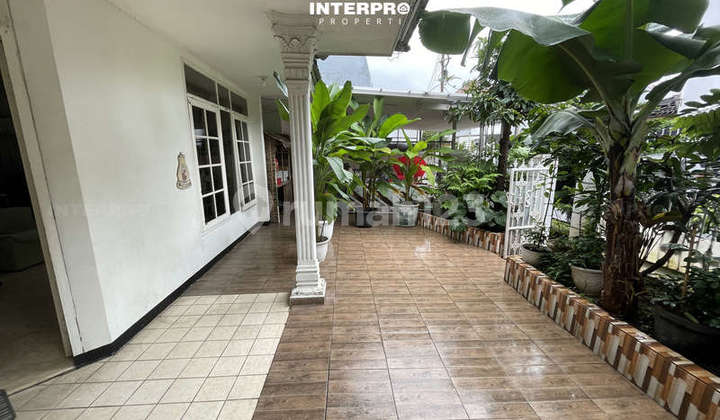 Rumah Hook Puri Indah Pencahayaan dan Sirkulasi Sangat Baik 268M2 2