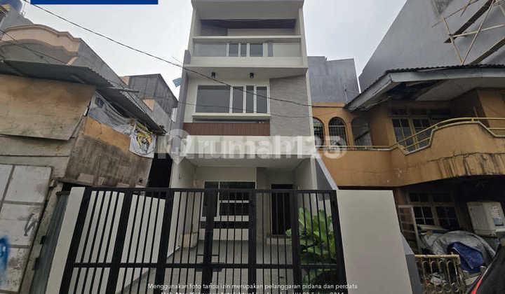 Dijual Rumah Minimalis Modern 3 Lantai di Duri Kepa 2