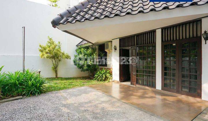 Dijual Rumah Minimalis Taman Ratu Design Interior Bagus SHM 2