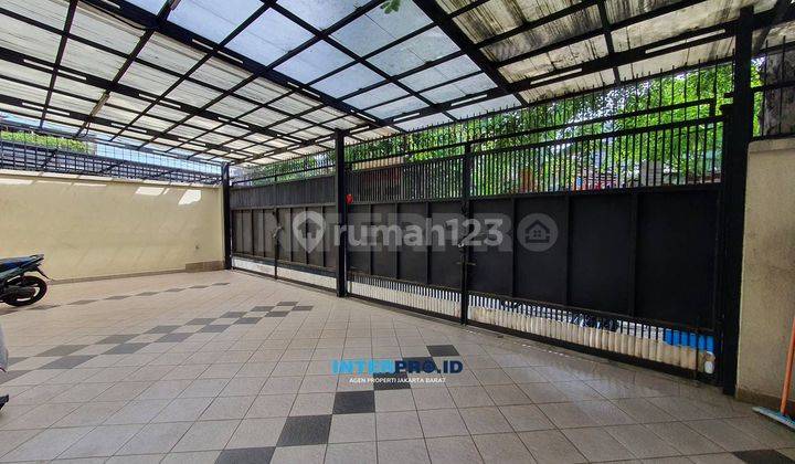 Rumah Hook 2 Lantai Duri Kepa Siap Huni Luas 325m2 2