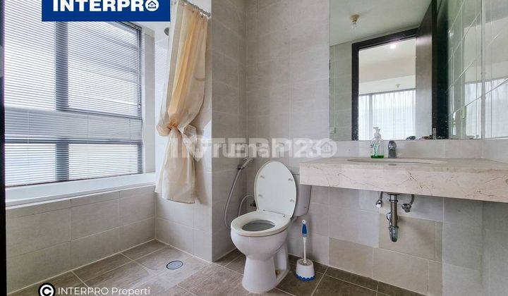 kamar mandi  apartemen st moritz tower ambassador