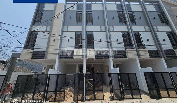 Rumah Hook 3 Lantai Brand New Taman Ratu Siap Huni Lt 66m2 1