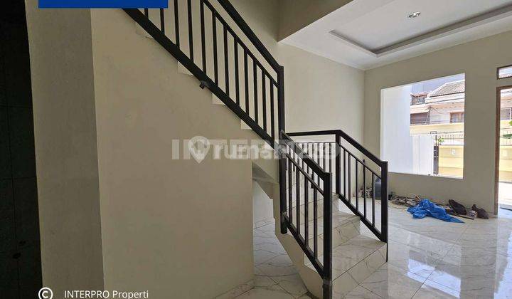 Rumah Baru Minimalis Modern 3 Lantai Taman Ratu Lokasi Strategis 2