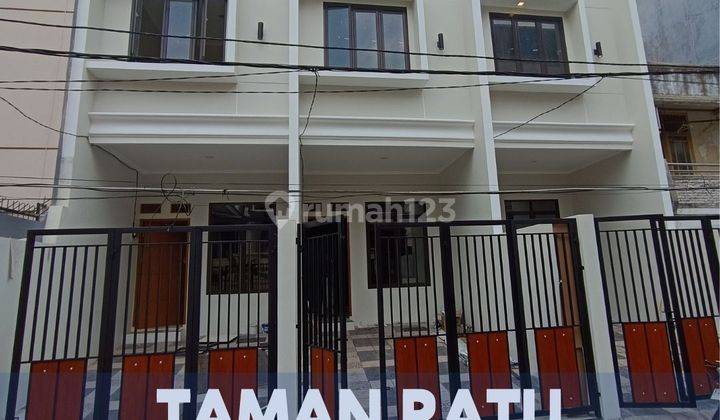 Rumah Baru Minimalis Modern 3 Lantai Taman Ratu Lokasi Strategis 1