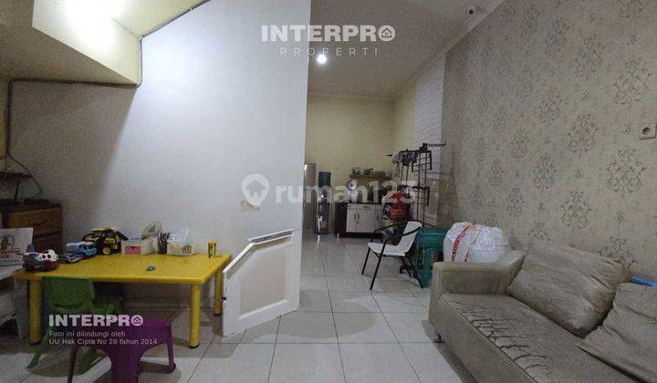 ruang keluarga dijual rumah semi furnished 2