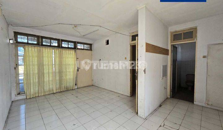 Rumah  Dalam Komplek Perumahan Taman Ratu - LT 126m2 2