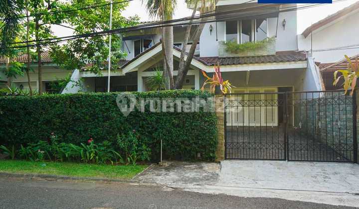 Rumah Klasik 2 Lantai Dijual Puri Indah Hadap Timur - LT 330m2