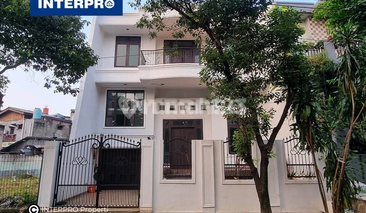 For Sale Puri Indah House High Ceiling Facing Park SHM – Land Area 175m2