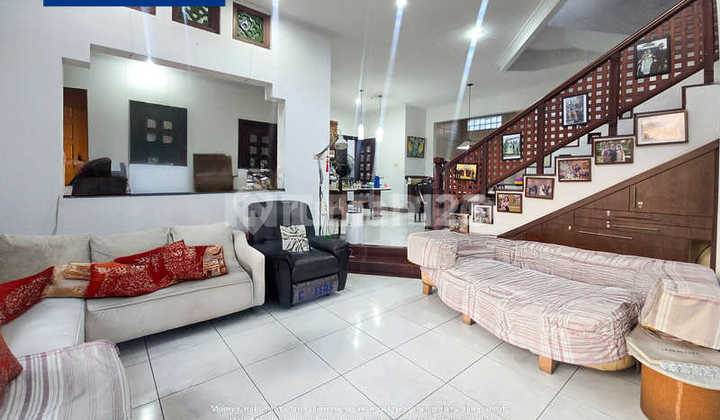 Rumah 2 Lantai Sunrise Garden Lokasi Tenang Dan Homey - LT 238m2 2