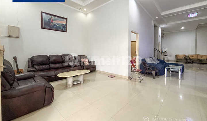 Rumah Dijual Sunrise Garden 2,5 Lantai SHM - LT 221m2 2