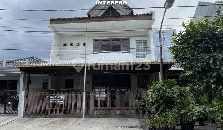 Rumah 3 Lantai Dijual Puri Indah Area Aman Banjir - Luas 160M2