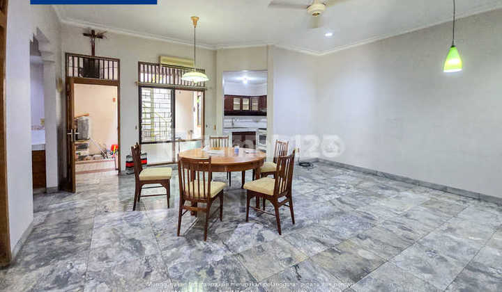 Rumah Hook Dijual Taman Kedoya Baru 1,5 Lantai - LT 288m2 2
