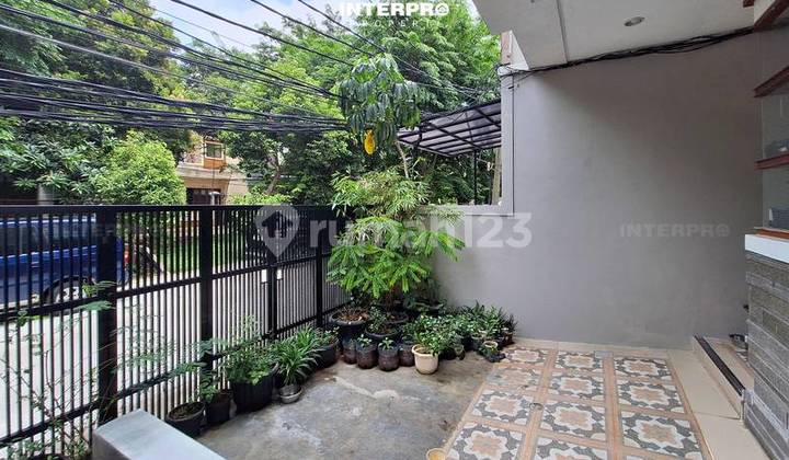 Rumah Dijual Semi Furnished Green Ville Lokasi Depan Taman 144M2 2