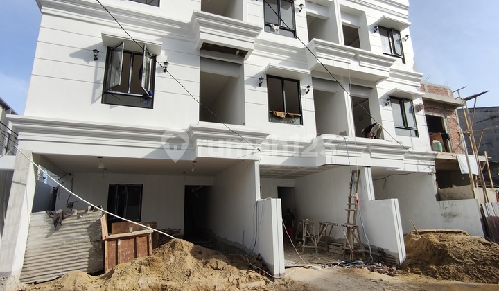 House for Sale Taman Ratu Brand New Minimalist 3 Floors - Land Size 59m2 2