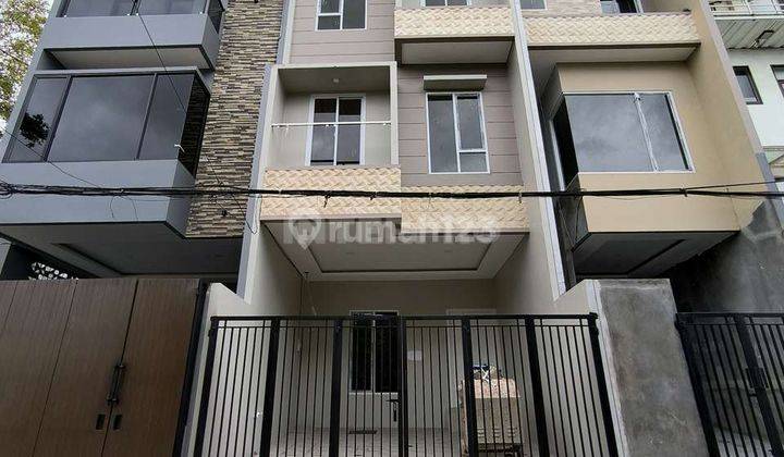 Rumah Dijual Taman Ratu Brand New Minimalis - LT 33m2 1