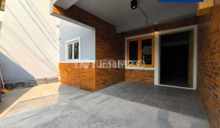 Dijual Rumah Siap Huni 3 Lantai Tanjung Duren Design Industrial Terakota Bebas Banjir 2