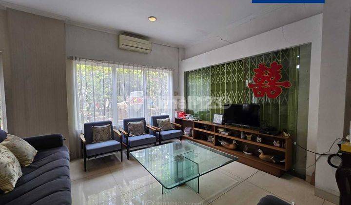 Tanah Langka Dijual Taman Ratu Lt 861m2 Tanah Luas di Jalan Ramai 2