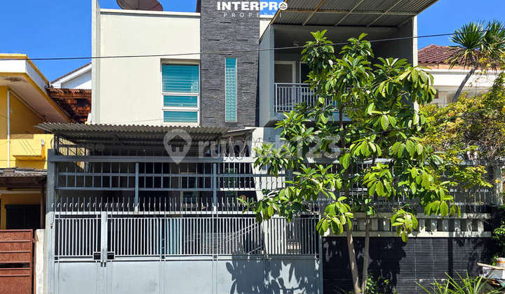 Rumah 2 Lantai Dijual Taman Ratu Hadap Timur - LT 200M2 Rumah 2 Lantai Dijual Taman Ratu Hadap Timur - LT 200M2