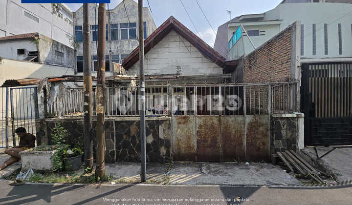 Rumah Hitung tanah cocok bangun Kos an - LT 205m2