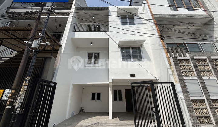 Rumah Dijual Siap Huni Tanjung Duren Bebas Banjir - LT 78m2 1