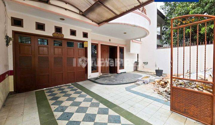 Rumah 2 Lantai Dijual Taman Ratu Bangunan Kokoh Lt 200m2 2