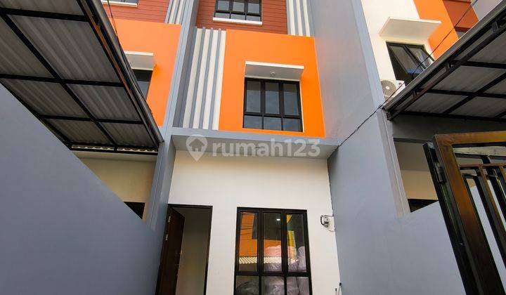 Rumah 3 Lantai Minimalis Modern di Tanjung Duren Lokasi Strategis 1