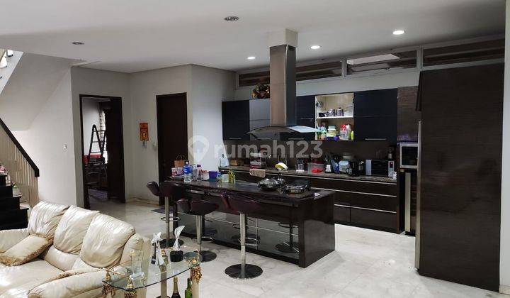 Rumah 3 Lantai Luas 230m2 Type 4+1kt di Perumahan Permata Buana Kembangan Jakarta Barat 2