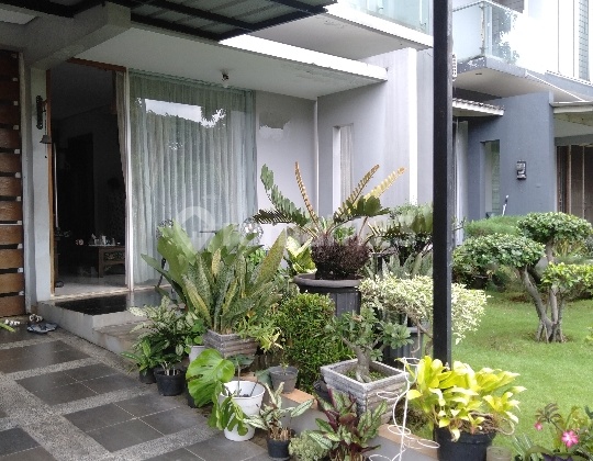 Citra Gran House in Front of the Park Ready to Occupied 2